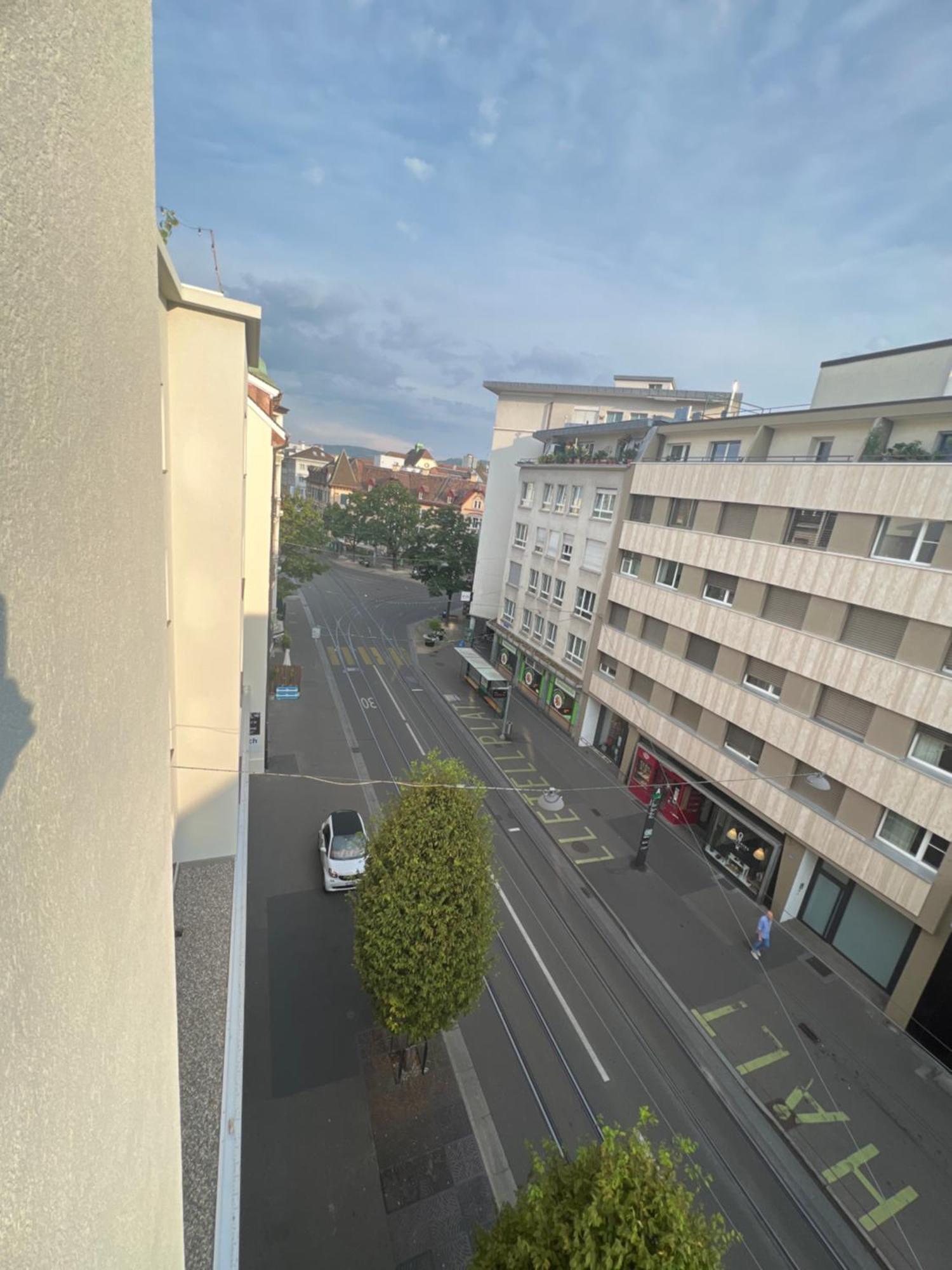 Best Located & Fully Equipped Apartment At Basel Sbb Main Station Buitenkant foto